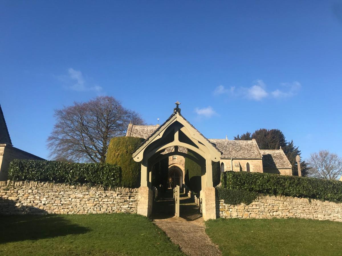 The Old Post Office Studio Apartment In A Beautiful Cotswold Village Cirencester Dış mekan fotoğraf